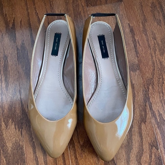 Marc Jacobs Tan Patent Leather Elastic Back Flats, size 38 - Picture 1 of 11